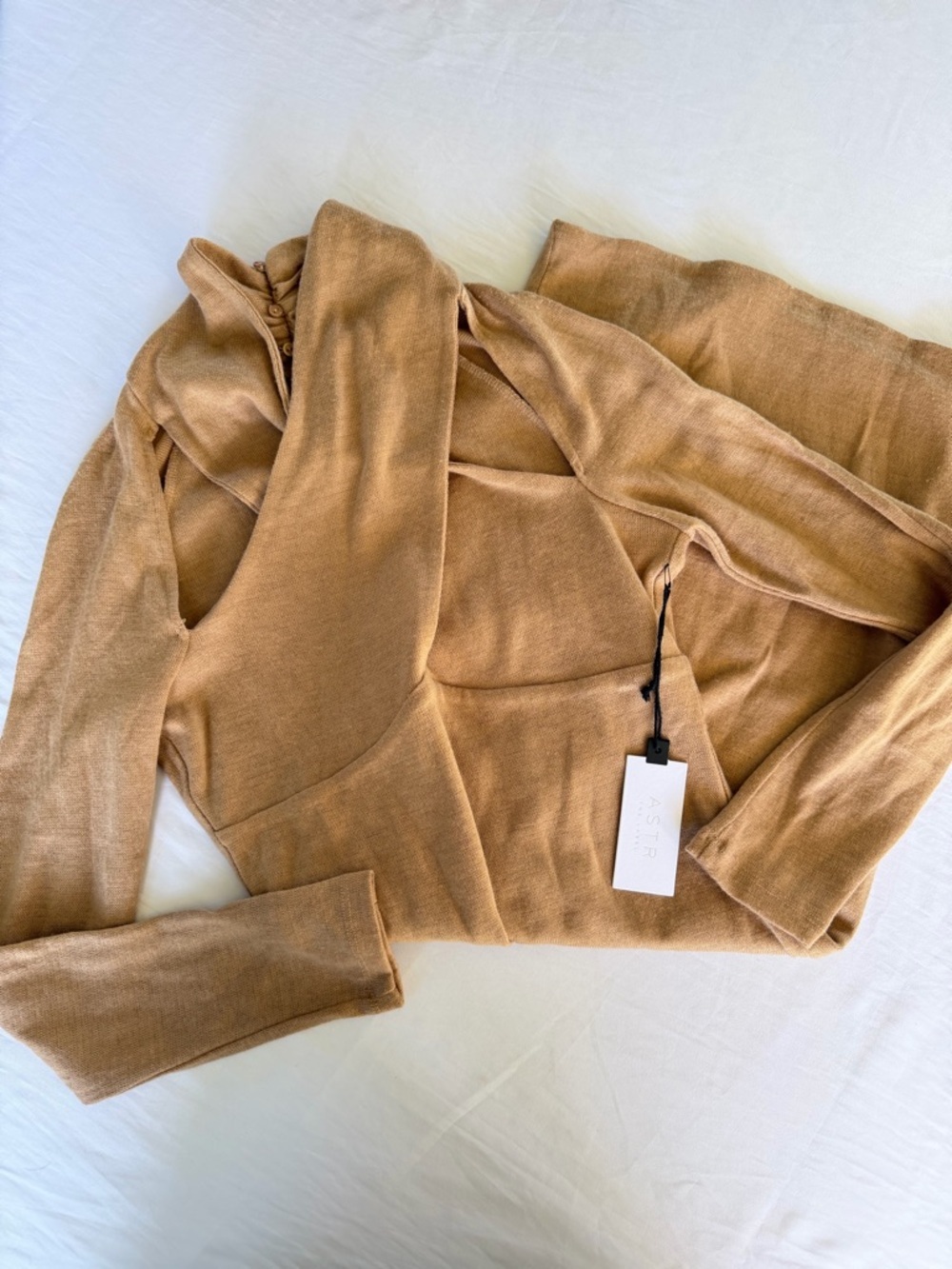 ASTR The Label nude long sleeve cross neck dress NWT size M - Picture 3 of 6